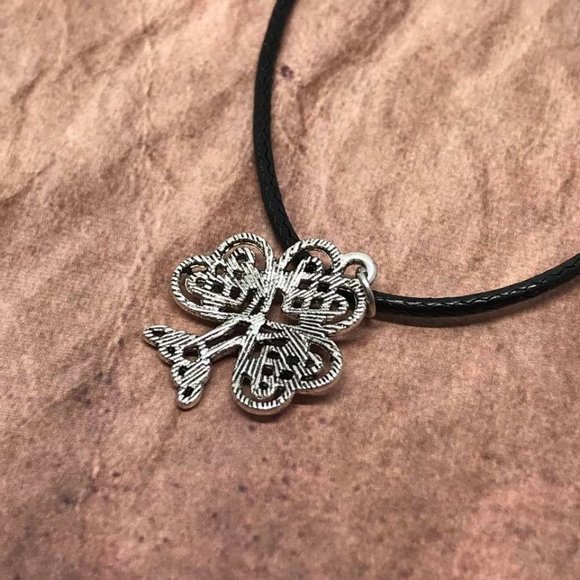 Celtic Infinity Knot Shamrock Clover Irish Cross - Picture 5 of 9